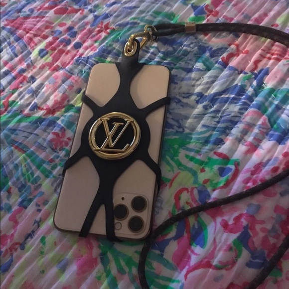 #SOLD Louis Vuitton Phone Case - Picture 1 of 9